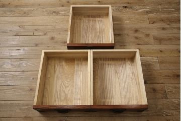 中古　超美品　岩谷堂箪笥　格子のデザインと美しい杢目が上質な和の雰囲気を醸し出す食器棚(キャビネット、収納棚、水屋箪笥、茶棚)(定価約70万円)(R-052337)