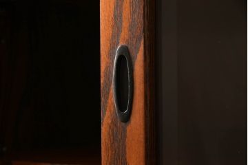 中古　超美品　岩谷堂箪笥　格子のデザインと美しい杢目が上質な和の雰囲気を醸し出す食器棚(キャビネット、収納棚、水屋箪笥、茶棚)(定価約70万円)(R-052337)