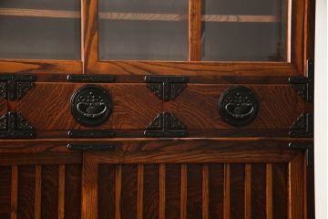 中古　超美品　岩谷堂箪笥　格子のデザインと美しい杢目が上質な和の雰囲気を醸し出す食器棚(キャビネット、収納棚、水屋箪笥、茶棚)(定価約70万円)(R-052337)