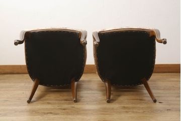 中古　カリモク家具(karimoku)　domani(ドマーニ)　Louis(ルイ)XVシリーズ　淡い色合いと凝ったデザインが気品を感じさせるダイニングチェア2脚セット(定価　2脚約34万円)(椅子)(R-052354)