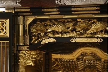 中古　展示品　未使用品　伝統工芸　50代　金仏壇「山水」　細部まで造り込まれた意匠と高級感漂う芸術品のような佇まいが魅力の長岡仏壇(定価約130万円)(R-052356)