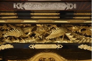 中古　展示品　未使用品　伝統工芸　50代　金仏壇「山水」　細部まで造り込まれた意匠と高級感漂う芸術品のような佇まいが魅力の長岡仏壇(定価約130万円)(R-052356)