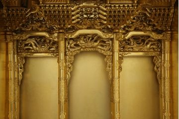 中古　展示品　未使用品　伝統工芸　50代　金仏壇「山水」　細部まで造り込まれた意匠と高級感漂う芸術品のような佇まいが魅力の長岡仏壇(定価約130万円)(R-052356)