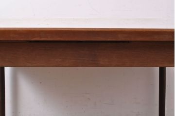 デンマークビンテージ　チーク材　シンプルかつスタイリッシュな佇まいが魅力的なエクステンションテーブル(ダイニングテーブル、食卓、作業台、ヴィンテージ、北欧)(R-052359)