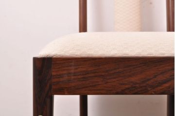 中古　デンマーク高級輸入家具　ローズウッド　高めの背もたれが印象的なチェア4脚セット(椅子、ダイニングチェア、北欧)(定価　4脚約60万円、北欧)(R-052363)
