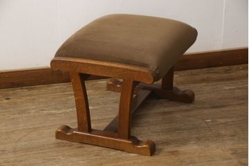 中古　カントリーハウス(秋山木工)　ナラ材　丸みのあるデザインがかわいらしいスツール(チェア、椅子)(R-052366)