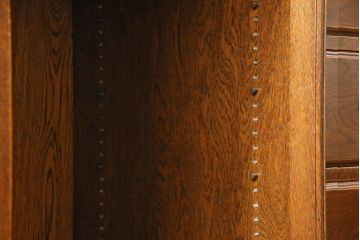 中古美品　カントリーハウス　秋山木工　シンプルな中にもつくりの良さが伺えるサイドボード(キャビネット、引き出し、リビングボード)(R-052368)