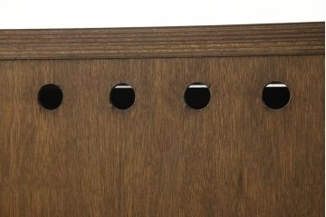 中古美品　カントリーハウス　秋山木工　シンプルな中にもつくりの良さが伺えるサイドボード(キャビネット、引き出し、リビングボード)(R-052368)