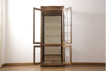 中古　美品　DREXEL HERITAGE(ドレクセルヘリテイジ)　Grand Villa(グランドヴィラ)　優雅で品のある佇まいが美しいガラスケース(キュリオケース、キャビネット、飾り棚、陳列棚)(R-052370)