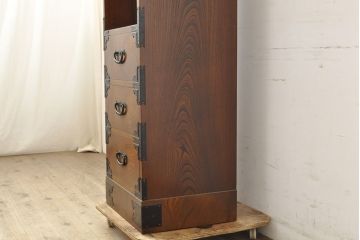 中古　国産民芸家具　1台2役で使い勝手のいい時計付き縦型タンス(箪笥、チェスト)(R-052374)