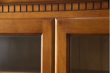 中古　横浜ダニエル(daniel)　温かみのある木の色合いが魅力的なキャビネット(定価約65万円)(カップボード、食器棚、戸棚)(R-052375)