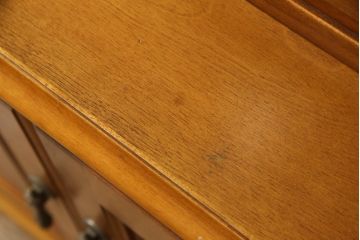 中古　横浜ダニエル(daniel)　温かみのある木の色合いが魅力的なキャビネット(定価約65万円)(カップボード、食器棚、戸棚)(R-052375)