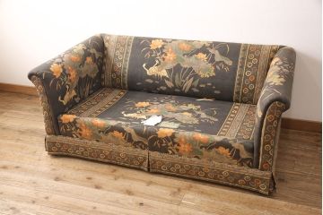 中古　ETHAN ALLEN(イーセンアーレン)　色鮮やかなボタニカル柄が目を引く2人掛けソファ(二人掛けソファ)(R-052376)