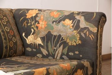 中古　ETHAN ALLEN(イーセンアーレン)　色鮮やかなボタニカル柄が目を引く2人掛けソファ(二人掛けソファ)(R-052376)