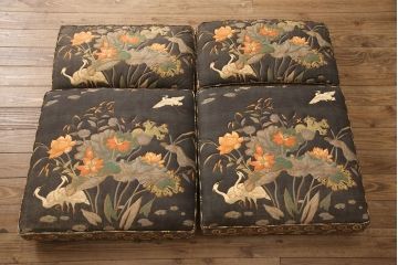 中古　ETHAN ALLEN(イーセンアーレン)　色鮮やかなボタニカル柄が目を引く2人掛けソファ(二人掛けソファ)(R-052376)