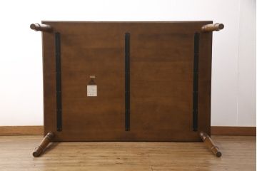 中古　美品　横浜ダニエル(daniel)　品のあるデザインが目を引くダイニングテーブル(食卓)(R-052379)