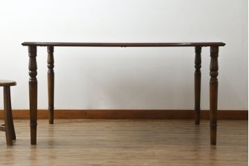 中古　美品　横浜ダニエル(daniel)　品のあるデザインが目を引くダイニングテーブル(食卓)(R-052380)