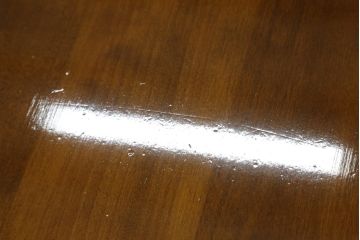 中古　美品　横浜ダニエル(daniel)　品のあるデザインが目を引くダイニングテーブル(食卓)(R-052380)