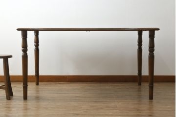 中古　美品　横浜ダニエル(daniel)　品のあるデザインが目を引くダイニングテーブル(食卓)(R-052380)