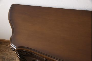 中古　超美品　カリモク家具(karimoku)　domani(ドマーニ)　Louis(ルイ)XVシリーズ　隅々まで施された装飾が美しいサイドボード(定価約80万円)(戸棚、収納棚、キャビネット)(R-052384)