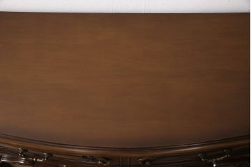 中古　超美品　カリモク家具(karimoku)　domani(ドマーニ)　Louis(ルイ)XVシリーズ　隅々まで施された装飾が美しいサイドボード(定価約80万円)(戸棚、収納棚、キャビネット)(R-052384)