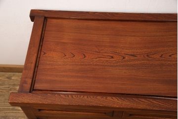 中古美品　国産　手造り工芸家具　総ケヤキ材　漆塗りが美しい車箪笥(定価約50万円)(車タンス、和箪笥、引き出し)(R-052386)