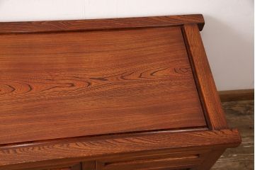 中古美品　国産　手造り工芸家具　総ケヤキ材　漆塗りが美しい車箪笥(定価約50万円)(車タンス、和箪笥、引き出し)(R-052386)