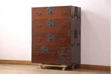 和製アンティーク　美品　前面ケヤキ材　漆塗りの綺麗な庄内箪笥(重ねタンス、衣装箪笥、引き出し)(R-052389)