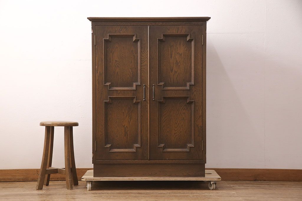 中古　美品　永田良介商店　クラシカルな佇まいが目を引くキャビネット(収納棚、下駄箱)(R-052397)