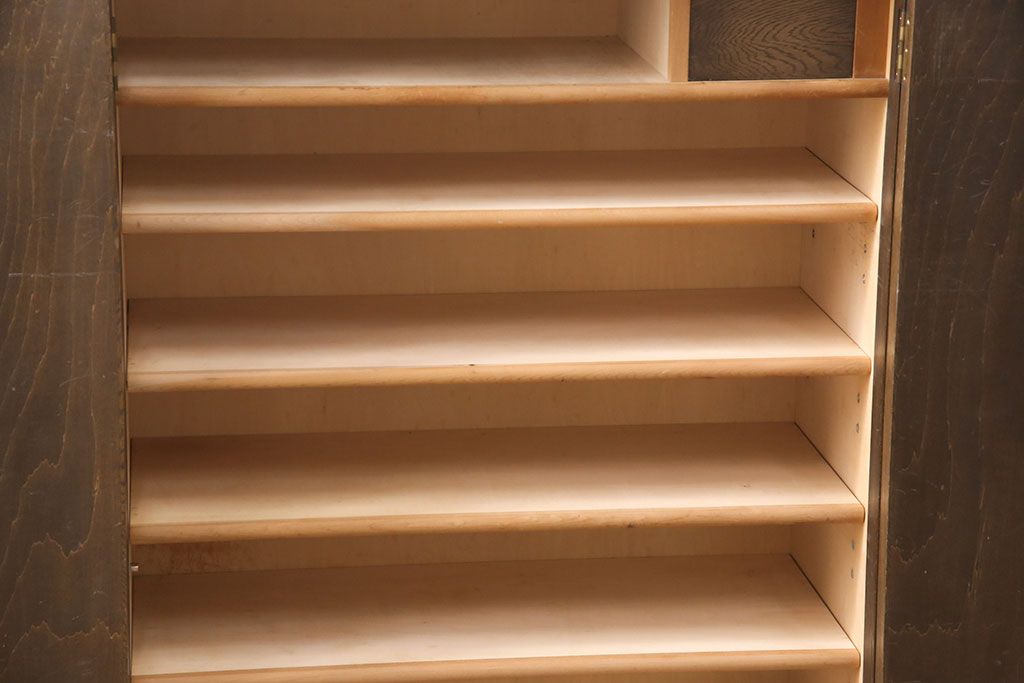 中古　美品　永田良介商店　クラシカルな佇まいが目を引くキャビネット(収納棚、下駄箱)(R-052397)