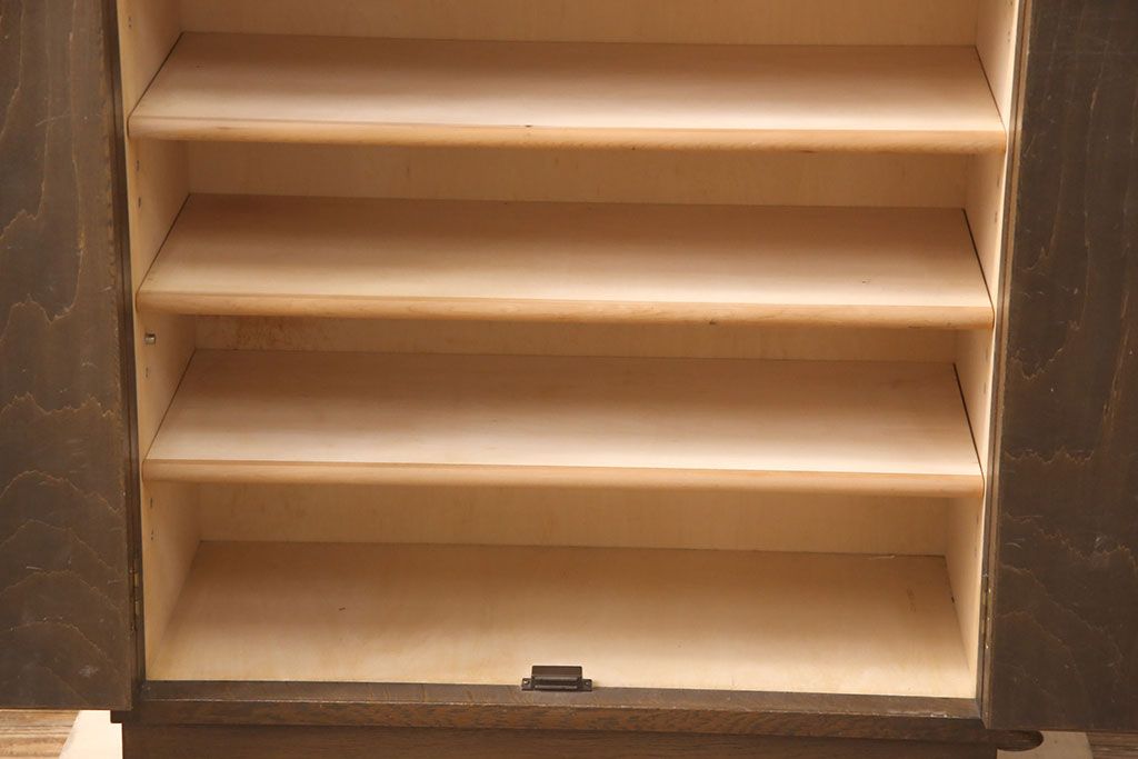 中古　美品　永田良介商店　クラシカルな佇まいが目を引くキャビネット(収納棚、下駄箱)(R-052397)