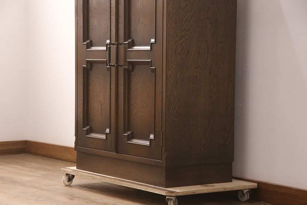 中古　美品　永田良介商店　クラシカルな佇まいが目を引くキャビネット(収納棚、下駄箱)(R-052397)