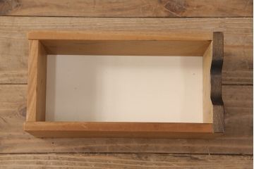 中古　美品　永田良介商店　クラシカルな佇まいが目を引くキャビネット(収納棚、下駄箱)(R-052397)