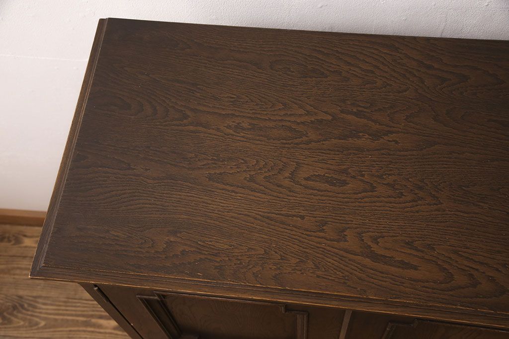 中古　美品　永田良介商店　クラシカルな佇まいが目を引くキャビネット(収納棚、下駄箱)(R-052397)