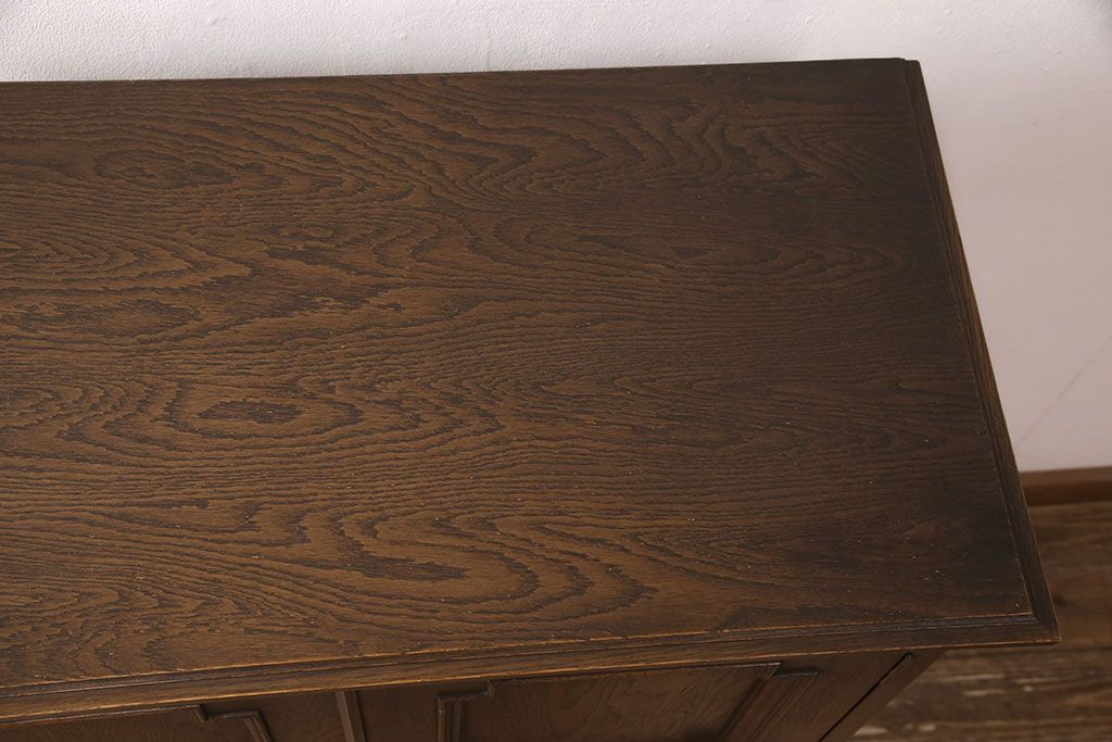 中古　美品　永田良介商店　クラシカルな佇まいが目を引くキャビネット(収納棚、下駄箱)(R-052397)