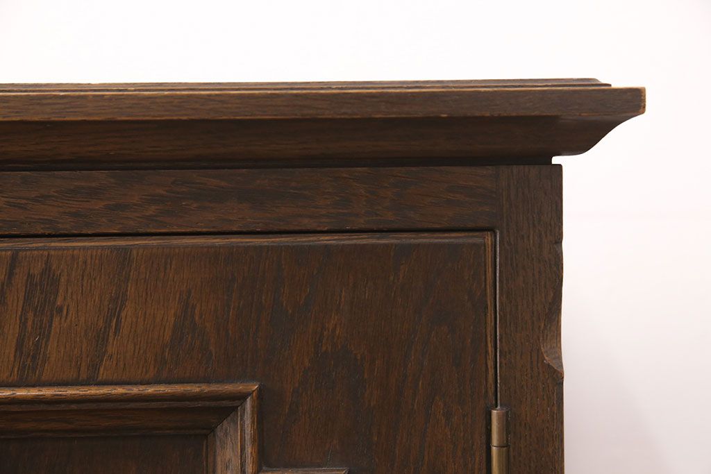 中古　美品　永田良介商店　クラシカルな佇まいが目を引くキャビネット(収納棚、下駄箱)(R-052397)