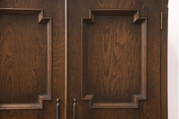 中古　美品　永田良介商店　クラシカルな佇まいが目を引くキャビネット(収納棚、下駄箱)(R-052397)