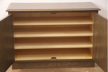 中古美品　永田良介商店　高級感ある佇まいが魅力的なサイドボード(戸棚、キャビネット、収納棚)(R-052398)