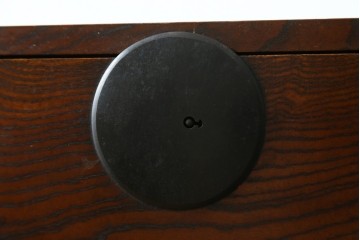 和製アンティーク　明治から大正期　新潟県産　前面ケヤキ材　独特な杢目が目を引く見附帳場箪笥　(R-052400)