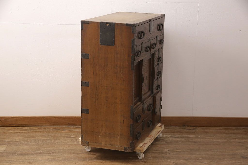 和製アンティーク　新潟県産　前面ケヤキ材　独特な杢目が目を引く見附帳場箪笥(時代箪笥、タンス、引き出し)(R-052400)