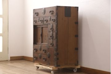 和製アンティーク　新潟県産　前面ケヤキ材　独特な杢目が目を引く見附帳場箪笥(時代箪笥、タンス、引き出し)(R-052400)