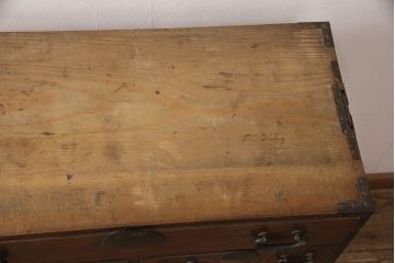 和製アンティーク　新潟県産　前面ケヤキ材　独特な杢目が目を引く見附帳場箪笥(時代箪笥、タンス、引き出し)(R-052400)