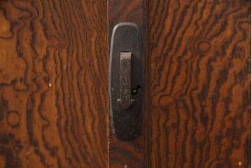和製アンティーク　新潟県産　前面ケヤキ材　独特な杢目が目を引く見附帳場箪笥(時代箪笥、タンス、引き出し)(R-052400)