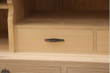 中古　美品　国産　脚または台輪リメイク　素朴で温かな木肌が魅力の総桐箪笥・上段(胴丸、総桐たんす、桐タンス、ローボード)(R-052402)