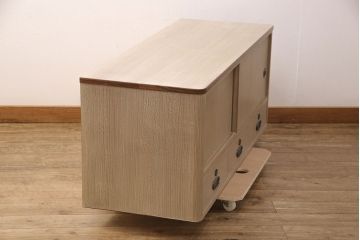 中古　美品　国産　脚または台輪リメイク　素朴で温かな木肌が魅力の総桐箪笥・上段(胴丸、総桐たんす、桐タンス、ローボード)(R-052402)
