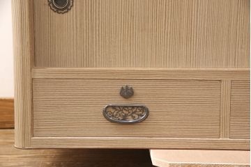 中古　美品　国産　脚または台輪リメイク　素朴で温かな木肌が魅力の総桐箪笥・上段(胴丸、総桐たんす、桐タンス、ローボード)(R-052402)