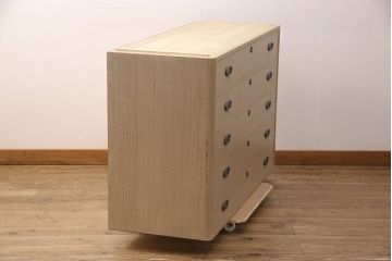 中古　美品　国産　天板・脚または台輪リメイク　素朴で温かな木肌が魅力の総桐箪笥・中段(胴丸、総桐たんす、桐タンス、ローボード、引き出し、ローチェスト)(R-052403)