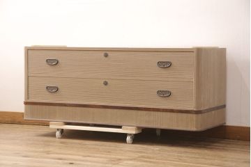 中古 美品 国産 天板リメイク 素朴で温かな木肌が魅力の総桐箪笥・下段(胴丸、総桐たんす、桐タンス、ローボード、引き出し、ローチェスト)(R-052404)