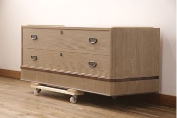 中古 美品 国産 天板リメイク 素朴で温かな木肌が魅力の総桐箪笥・下段(胴丸、総桐たんす、桐タンス、ローボード、引き出し、ローチェスト)(R-052404)