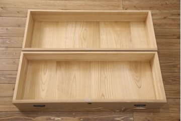 中古 美品 国産 天板リメイク 素朴で温かな木肌が魅力の総桐箪笥・下段(胴丸、総桐たんす、桐タンス、ローボード、引き出し、ローチェスト)(R-052404)